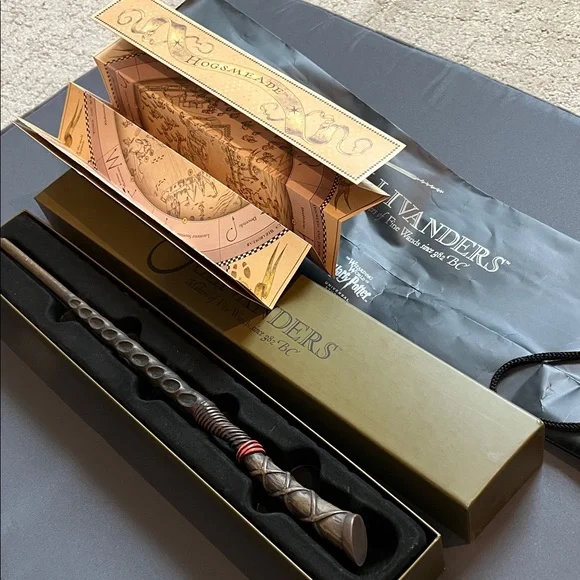 Ollivanders Wand with Box Harry Potter - Picture 8 of 9